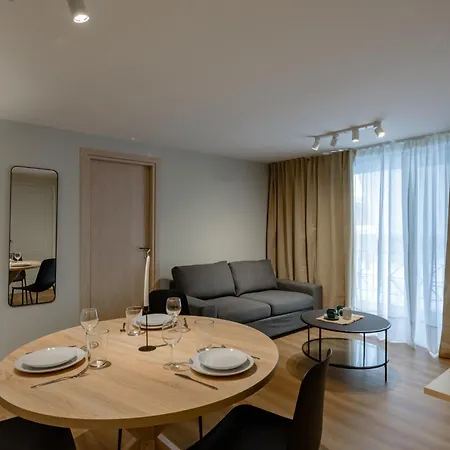 Apartment Leviosa Airport By Airstay