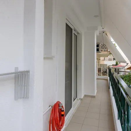 Leviosa Airport By Airstay Apartment